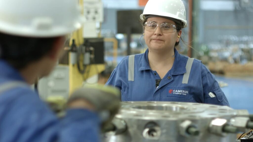 Producción de video corporativo para empresas en entorno industrial y corporativo.